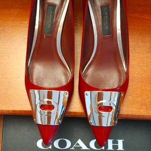 👠 Coach Lawrence Box Leather Calf heel with gold hardware